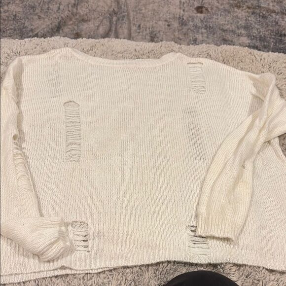 Elegant White Sweater - Picture 1 of 4
